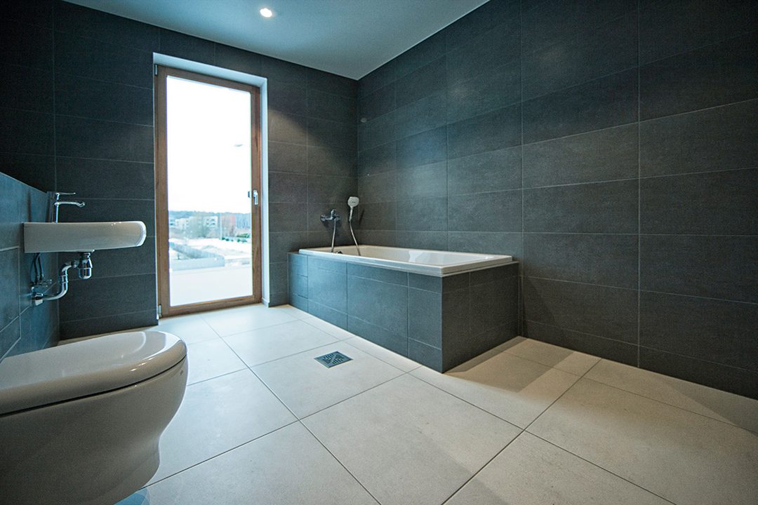 Elegant grey batroom in appartement or hotel
